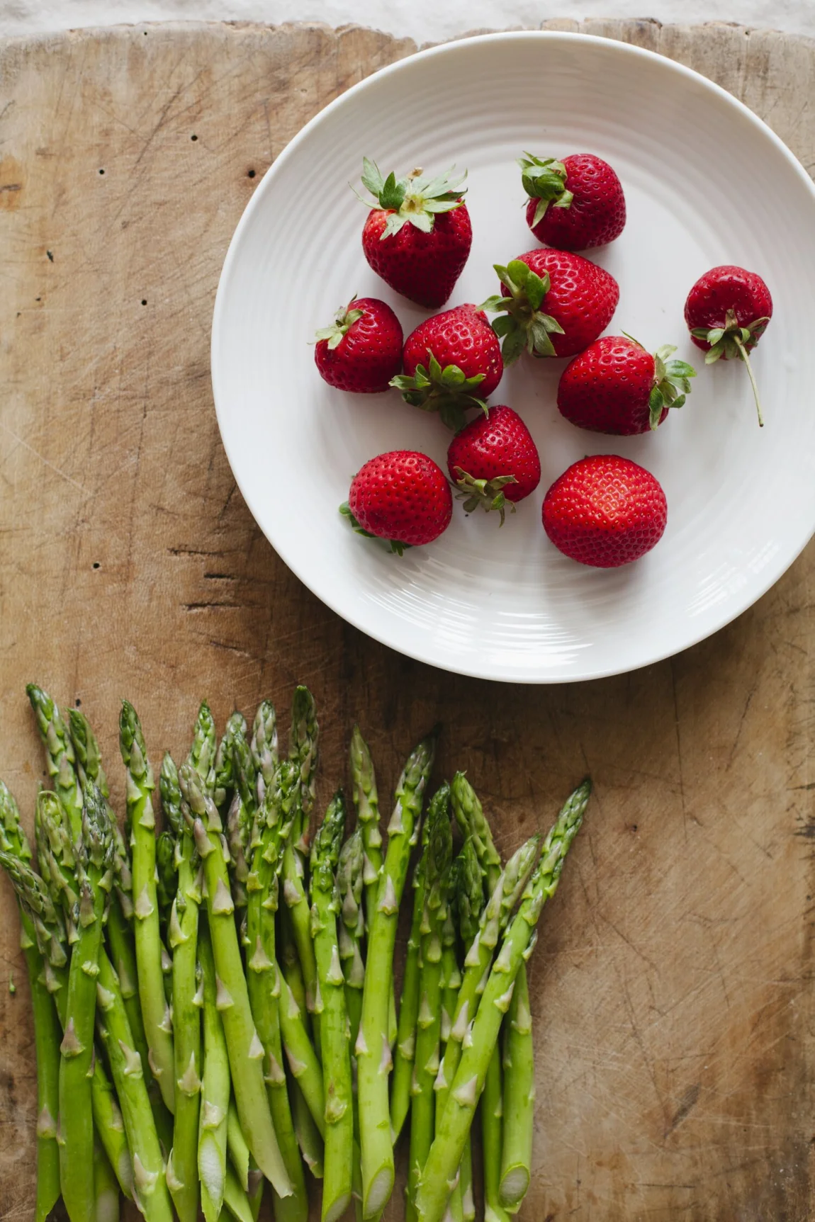 Strawberry and Asparagus Black Rice Sushi | Golubka Kitchen